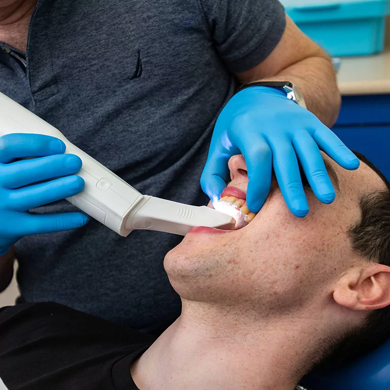 dental-sq_0058_pl-9875