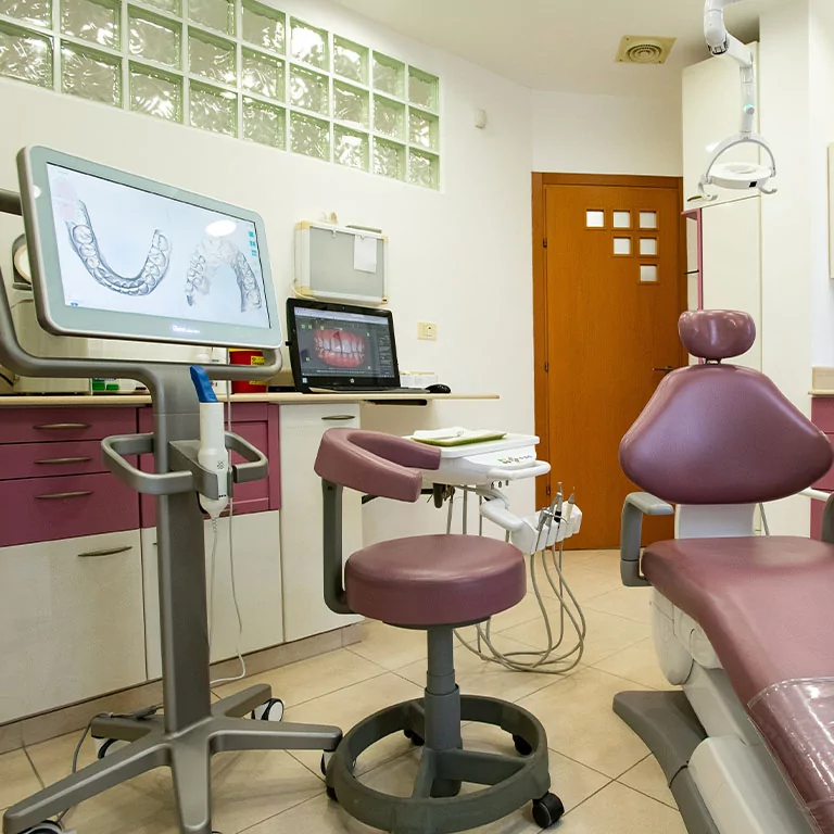 dental-sq_0061_pl-9836