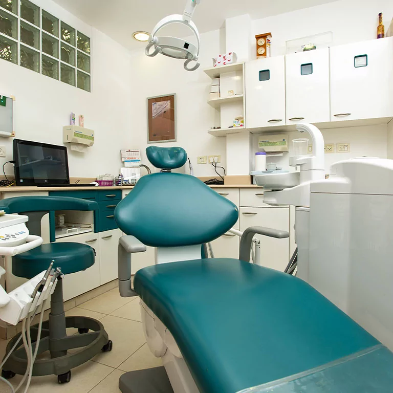 dental-sq_0069_pl-9797