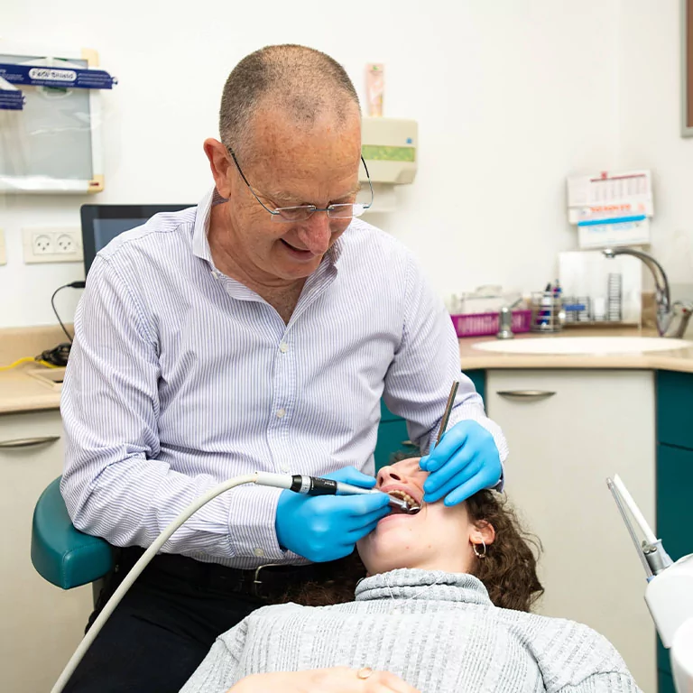 dental-sq_0070_pl-9785