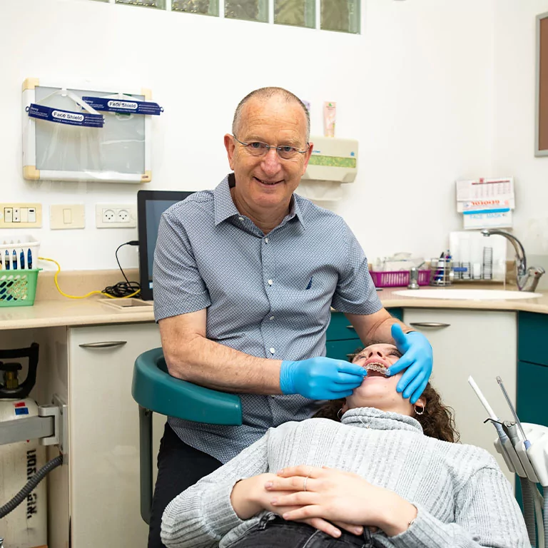 dental-sq_0075_pl-9752