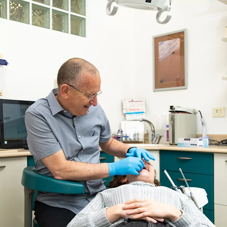 dental-sq_0077_pl-9750